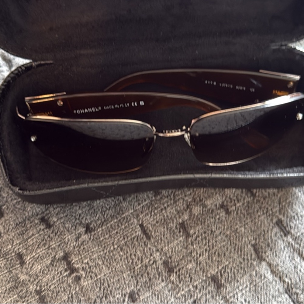 Women’s Chanel Gradient Brown Lens Sunglasses - Picture 3 of 3